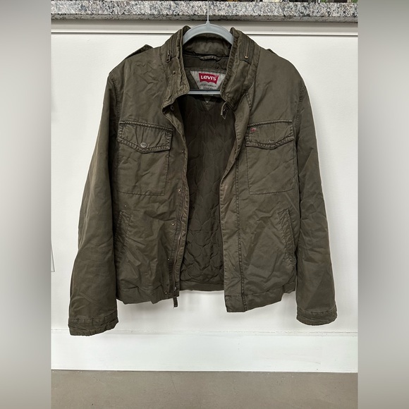 Levi Men’s Army Green Quilted Bomber Jacket with Packable Hood - Picture 1 of 5